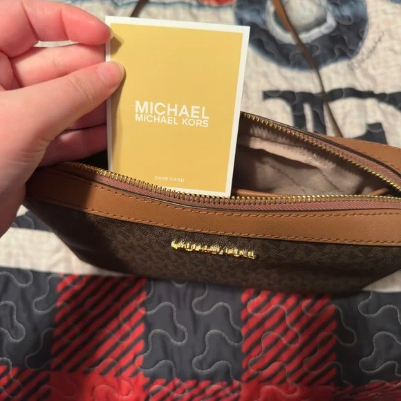 Michael kors crossbody bag ! - Picture 3 of 7